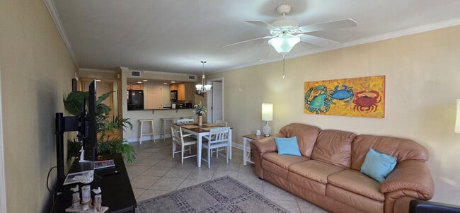 Building Photo - 2046 Beach Blvd