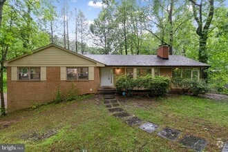 Building Photo - 1440 Woodacre Dr