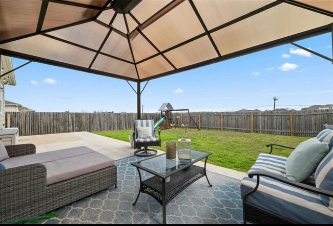 Foto del edificio - 13709 Sherri Berry Way