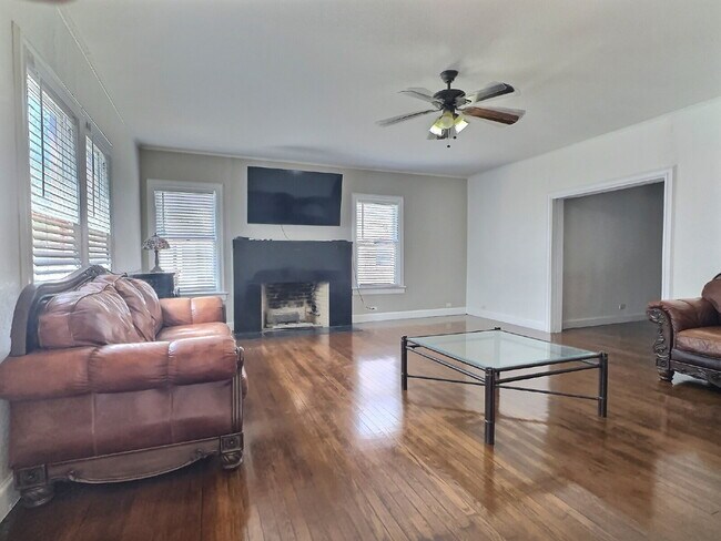 Foto del edificio - "Spacious 3-Bedroom San Antonio Gem with A...
