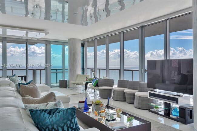 Foto del edificio - 17121 Collins Ave