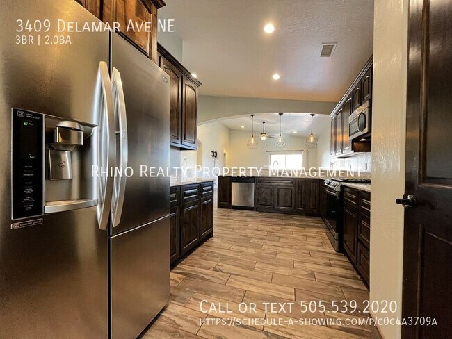 Foto del edificio - 3409 Delamar Ave NE