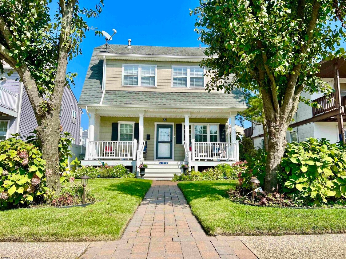 Primary Photo - 133 5th St S