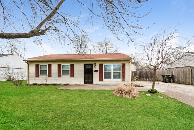 Building Photo - 839 Middle Dr