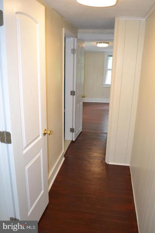 Building Photo - 27 E Pall Mall St