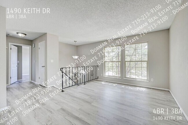 Foto del edificio - 1490 Keith Dr