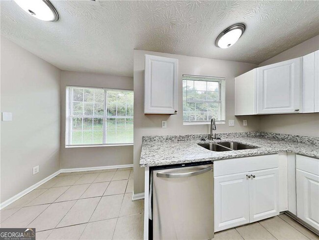 Building Photo - 881 Kilkenny Cir