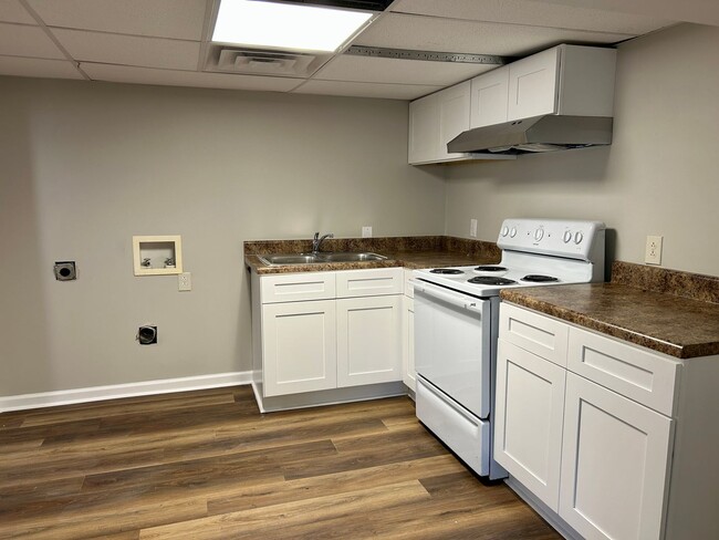 Building Photo - 5th- 308