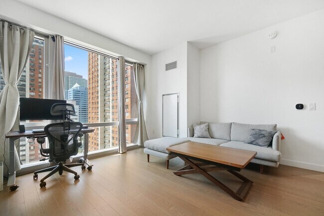 Foto del edificio - 75 Park Ln S