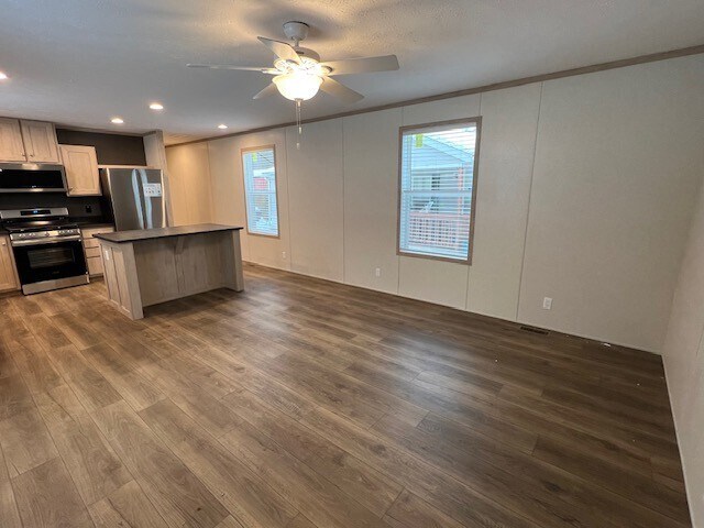 Foto del edificio - 23497 Winifred Ave