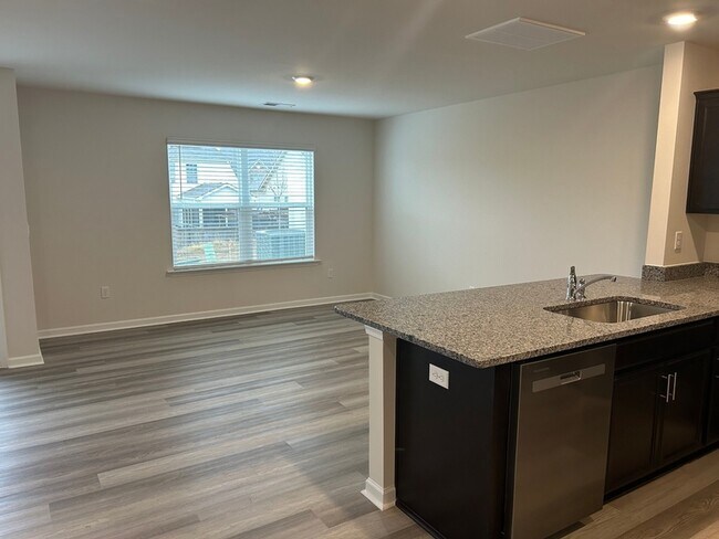 Foto del edificio - 810 Embark Cir