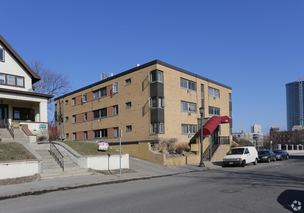 Building Photo - 1800 Lasalle Ave