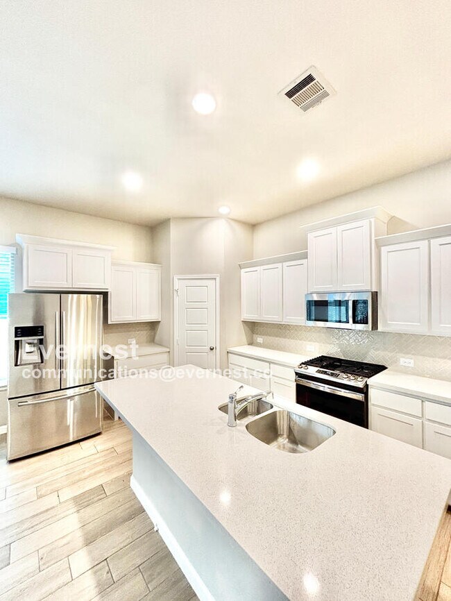 Foto del edificio - 2412 Bathwick Ln