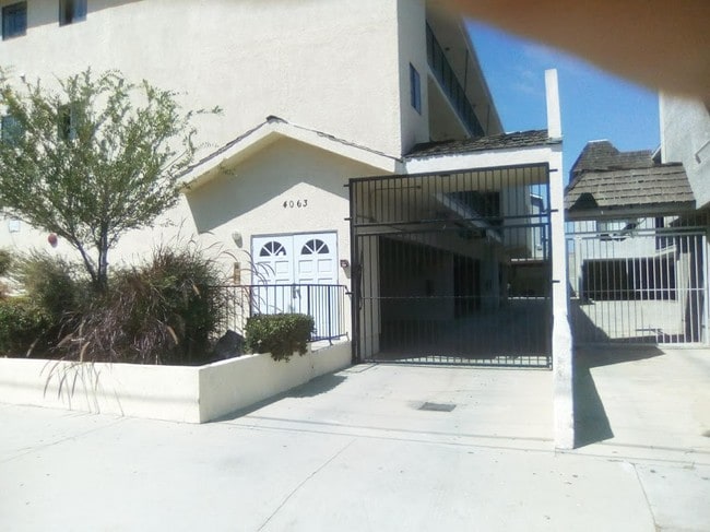 Building Photo - 4063 W 130th St