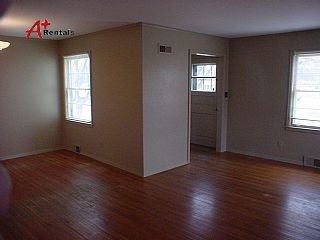Building Photo - 909 S West Ave