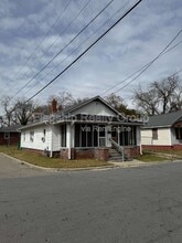 Building Photo - 516 Roosevelt Ave
