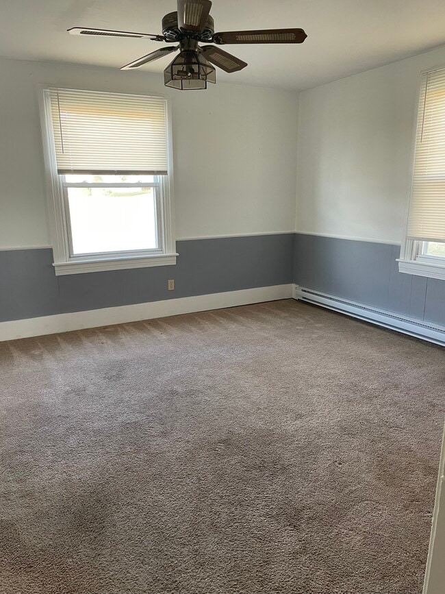 Living room - 1 S Terrace Dr