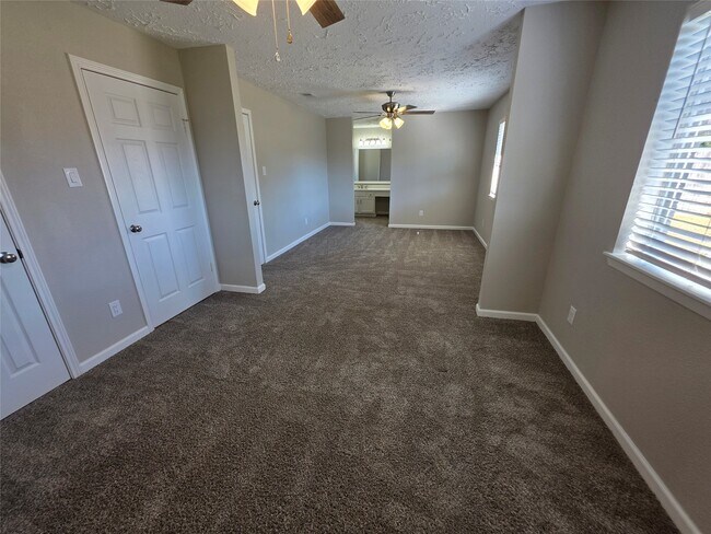 Building Photo - 406 Capehill Dr