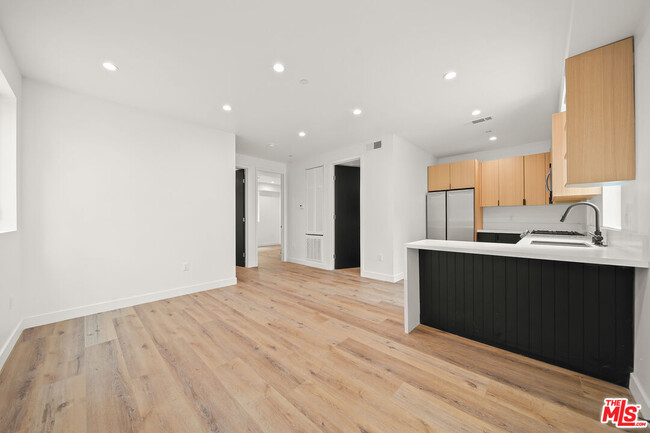 Building Photo - 1520 Magnolia Ave
