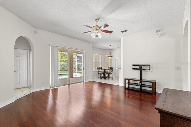 Foto del edificio - 8202 Windsor Ridge Rd