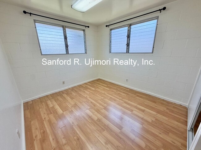 Building Photo - Hiapo Street (3 bed/1.5 bath/2 prkg) Waipahu