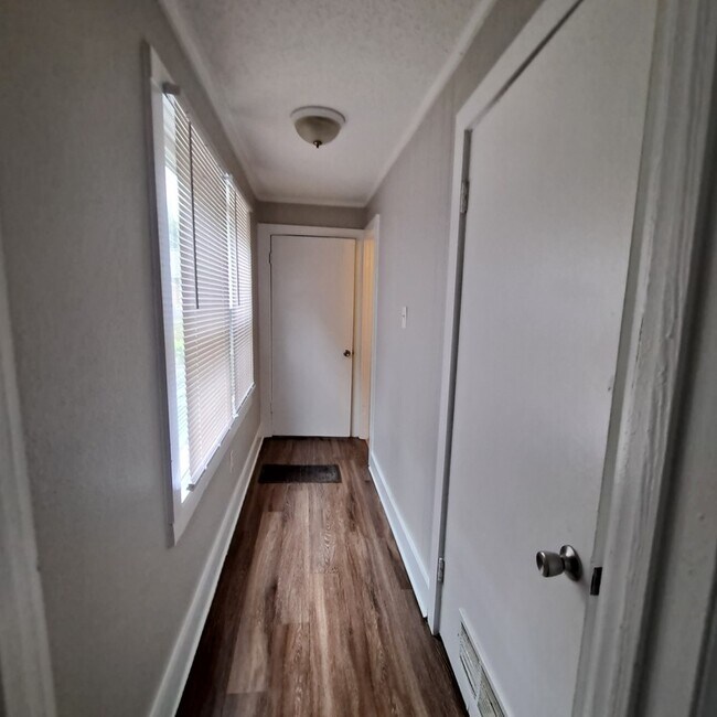Building Photo - 1762 Ozan St