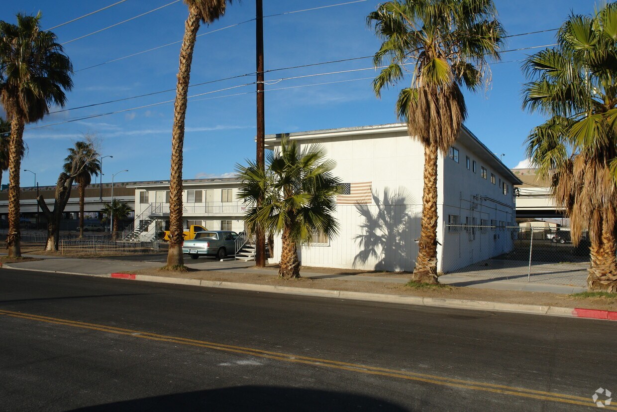 Building Photo - 401 N 7th St