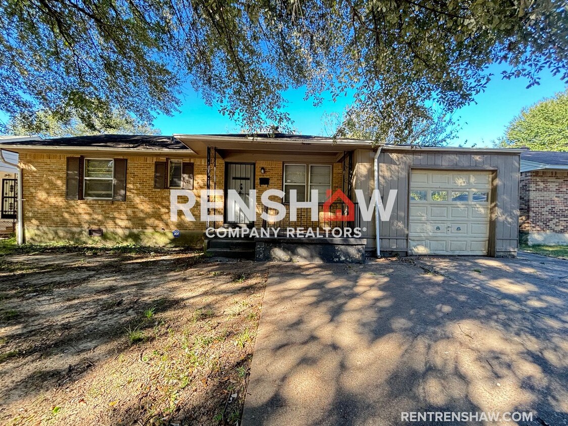 Foto principal - Attached Garage - 3 Bed / 2 Bath - Move in...