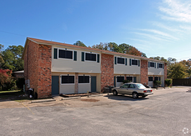 Building Photo - Pelican Pointe Townhomes