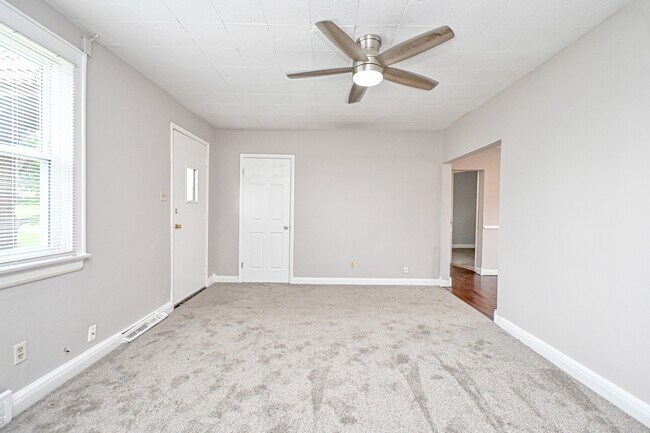 Foto del edificio - 4893 N Overlook Ave