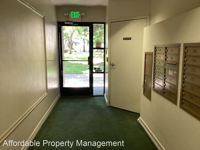 Building Photo - 1 br, 1 bath House - 1256 Stanhope Lane Un...
