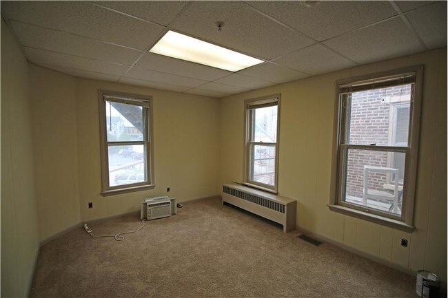 Building Photo - 33 W Middle St