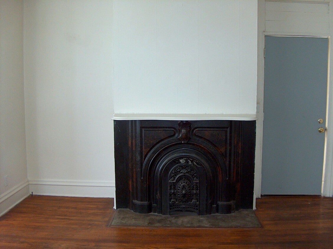 Building Photo - 216-218 Tinkler St