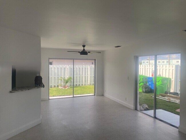 Foto del edificio - 3749 NW 107th Way