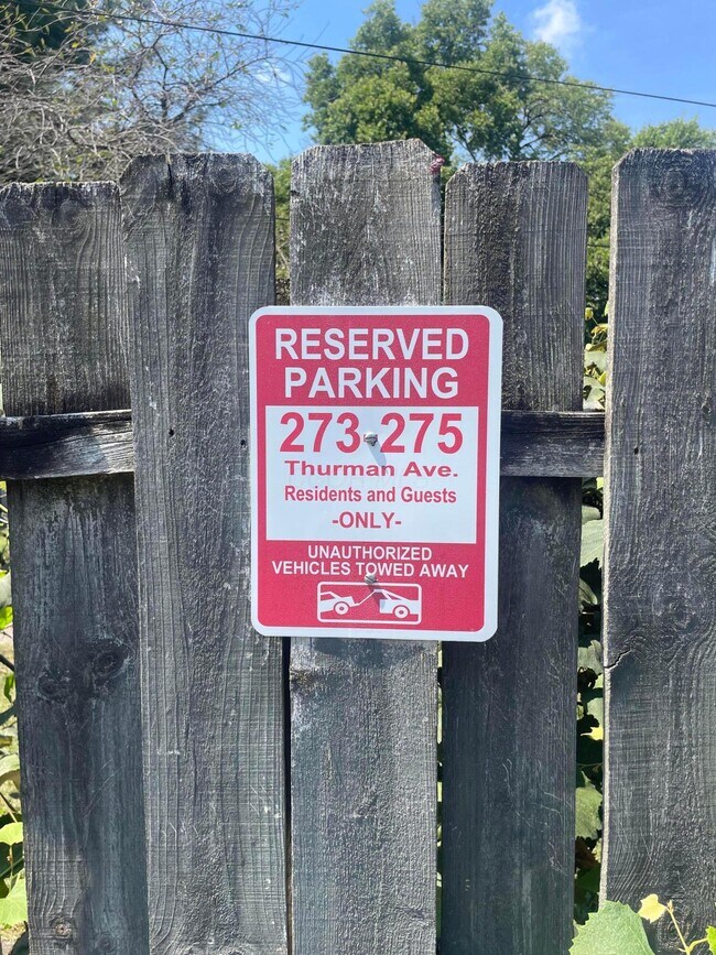 Foto del edificio - 273 Thurman Ave