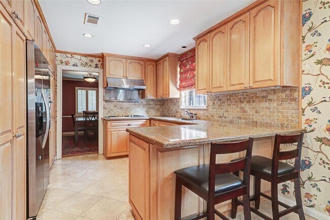 Building Photo - 1811 Briarmead Dr