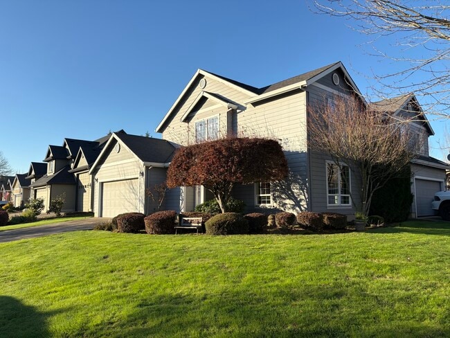 Foto del edificio - 1925 NW Woodland Dr