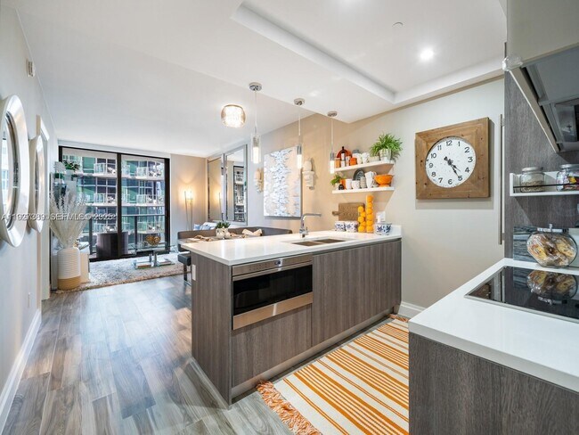 Building Photo - 801 S Miami Ave