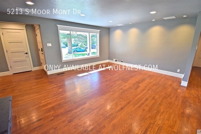 Foto del edificio - Gorgeous 3 Bedroom Cottonwood Heights Home...