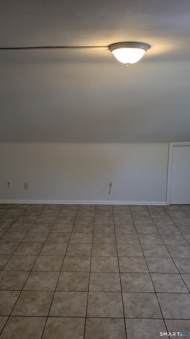 Foto del edificio - 657 Naugatuck Ave