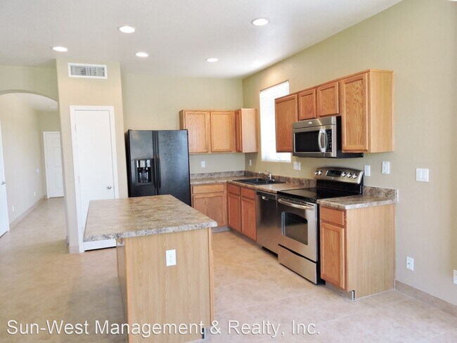 Foto del edificio - 4 br, 2 bath House - 6351 N. 69th Drive