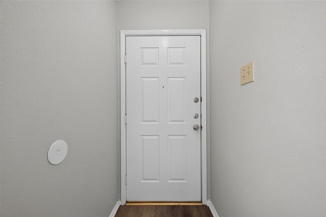 Building Photo - 2403 Autumn Springs Ln