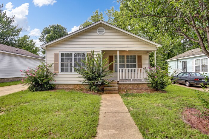 Primary Photo - Cozy 3 Bedroom Home
