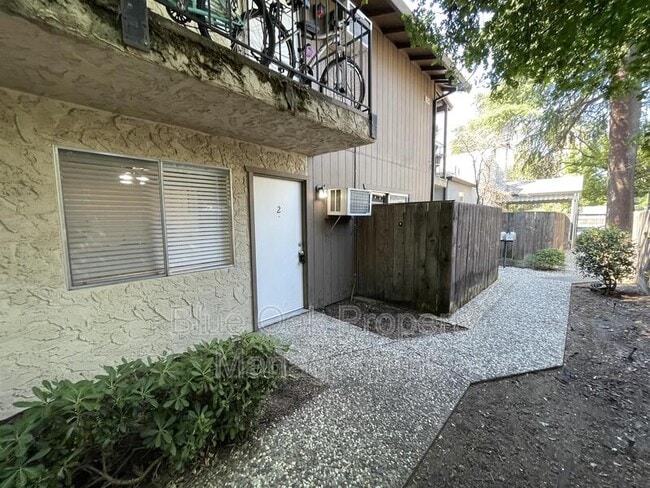 Building Photo - 1154 Magnolia Avenue