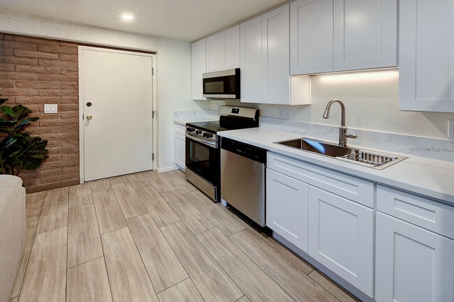 Photo - University Arms Apartments