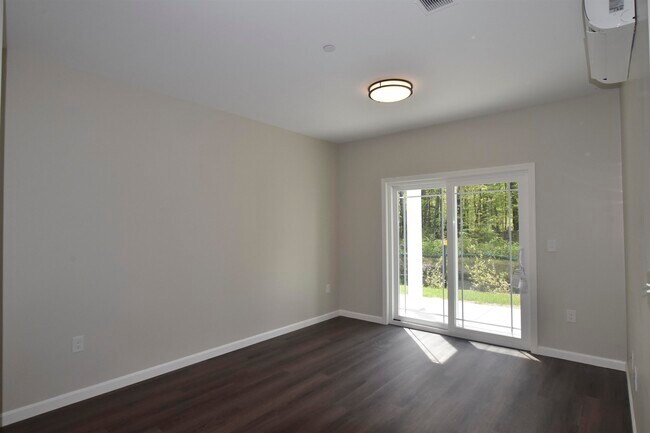 Foto del edificio - 217 Rockingham Rd