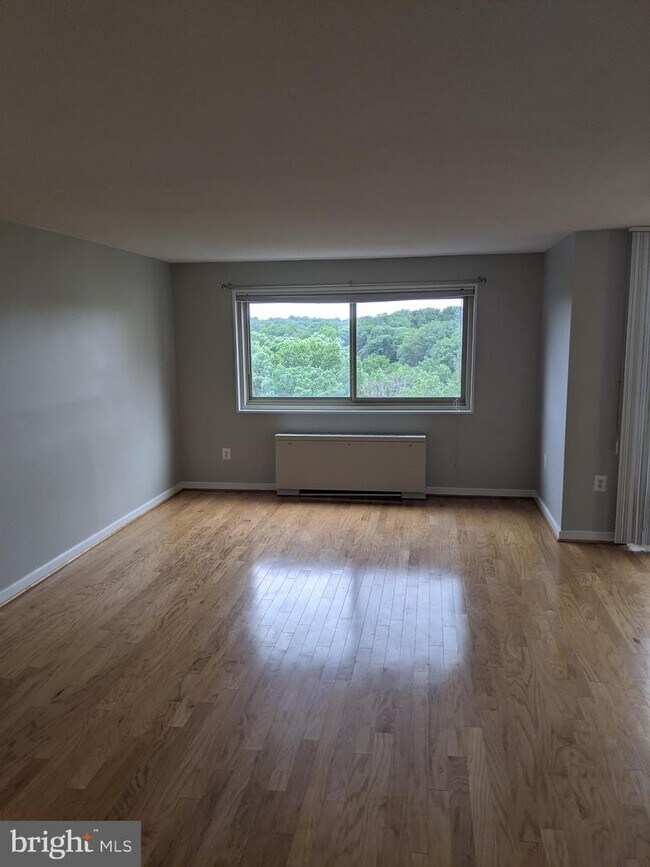 7333 New Hampshire Ave Unit 914, Takoma Park, MD 20912 Condo for Rent