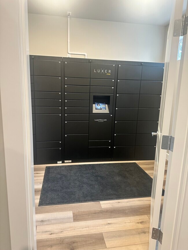 Sala de paquetes - Tahoma Terrace II