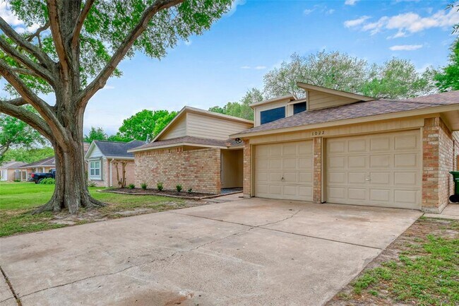 Foto del edificio - 1022 Hidden Canyon Rd