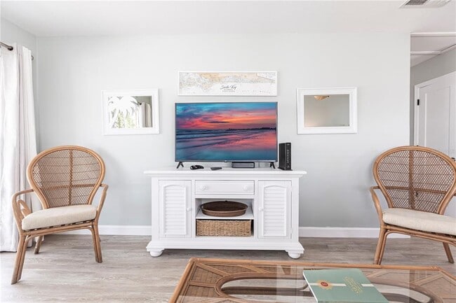 Building Photo - 6020 Midnight Pass Rd